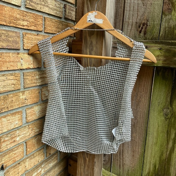 House of Harlow 1960 Diamond Mesh Cropped Top Open Back - Picture 2 of 6